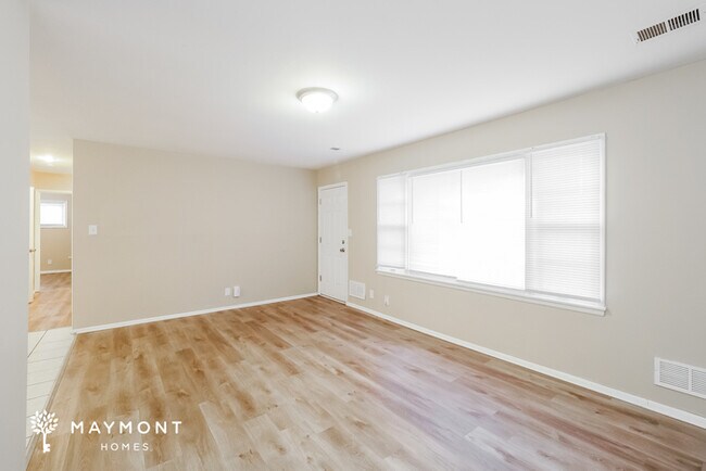 Foto del edificio - Beautifully Refreshed 4 Bedroom Home