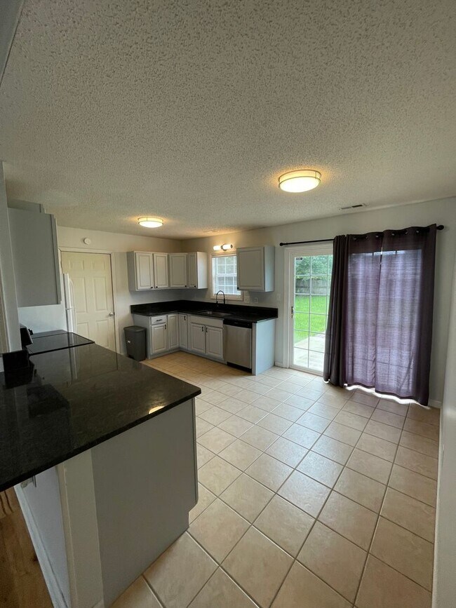 Foto del edificio - 164 Glenwood Dr