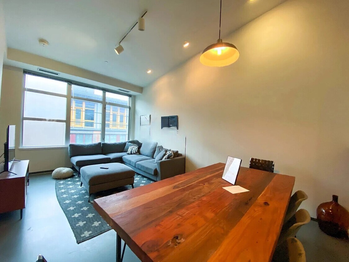 Foto principal - 160 E Berkeley St