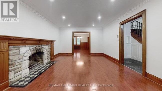 Building Photo - 139 Hillhurst Blvd