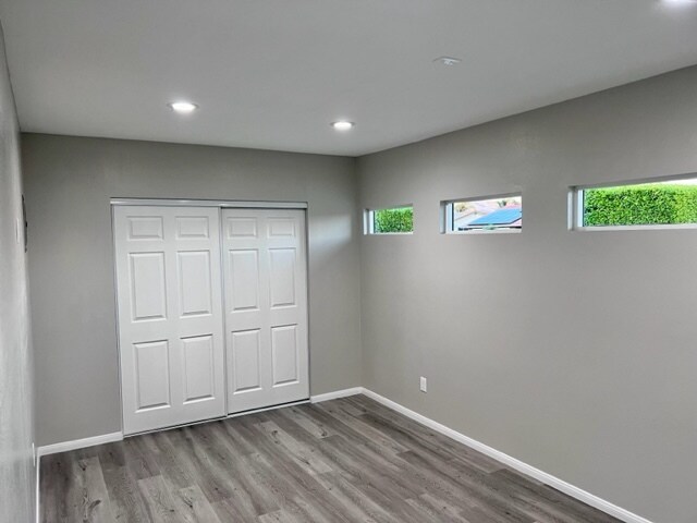 Large bedroom w/closet - 856 S Brierwood Ave