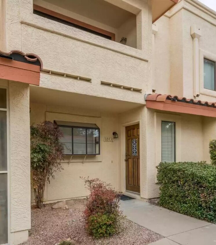 Front - 10131 E Lost Trails St
