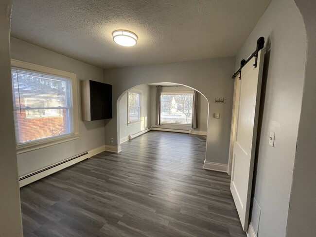 Dining/living room view - 1299 Harpst St