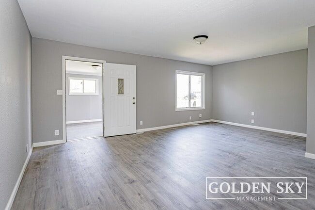 Building Photo - 1700 N Manring Ave