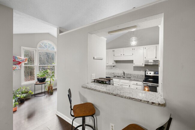 Foto del edificio - 3521 Greywood Dr