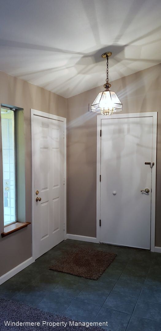Foto del edificio - 3 br, 2 bath House - 2338 NE Adler Court