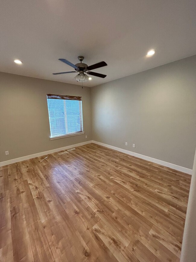 Foto del edificio - 4 Bedroom Exchange Townhome