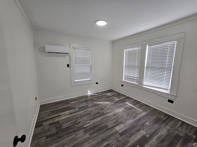 Photo - 2920 Sherwood St House