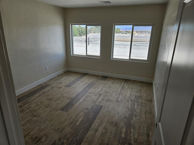 Building Photo - 261 S Moapa Valley Blvd