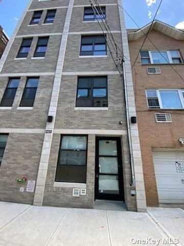 Foto principal - 2110 Hughes Ave