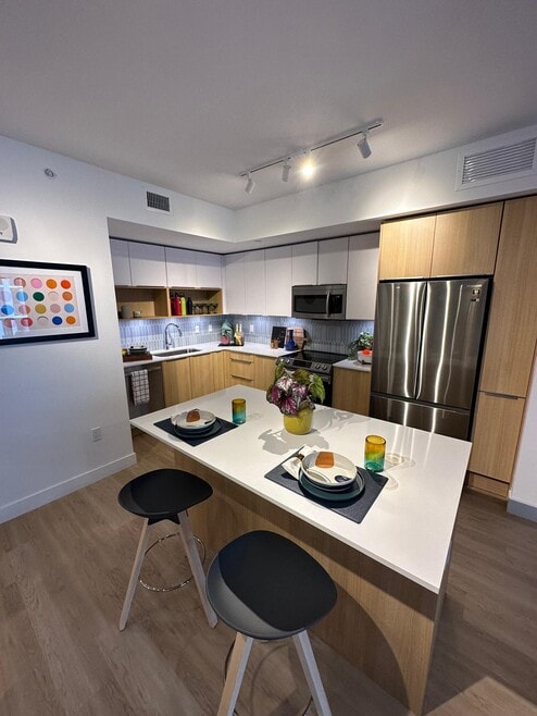 Building Photo - 342 NE 35th St