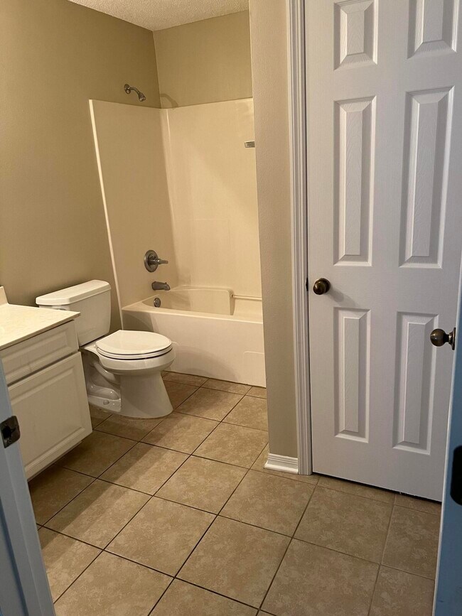 Building Photo - 4274 Calinda Ln
