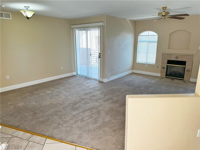 Building Photo - 4555 E Sahara Ave