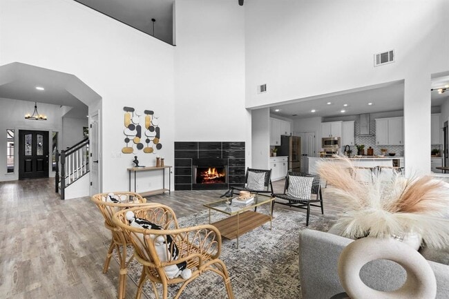 Building Photo - 10909 River Plantation Dr