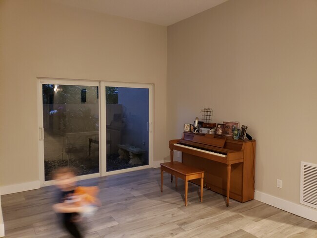 Foto del edificio - 11861 NW 24th St