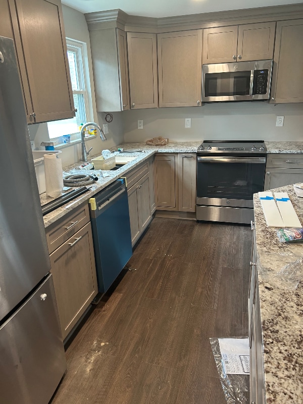 Building Photo - 476 Holdsworth Dr