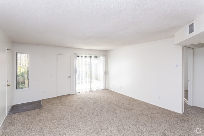2 BR, 2 BA - 910 SF - Summit Apartments