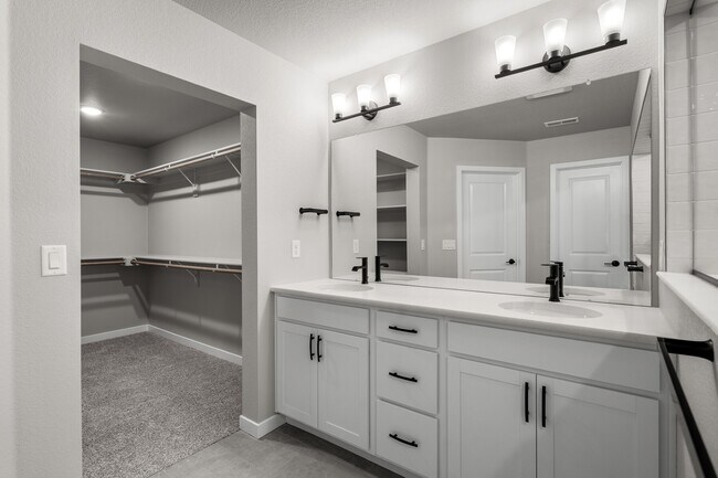 Foto del edificio - 6395 Laud Pt