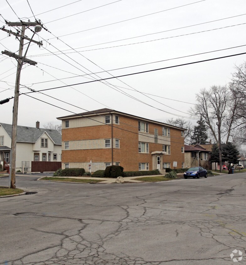 13512 Chatham St, Blue Island, IL 60406 Apartments in Blue Island, IL