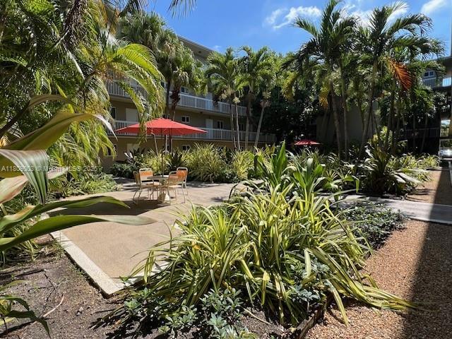 Building Photo - 7722 Camino Real