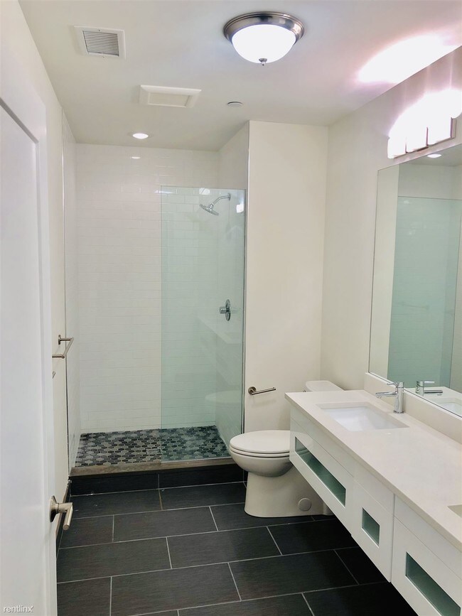 Foto del edificio - 2 br, 1.5 bath Apartment - 2 Elm Pl