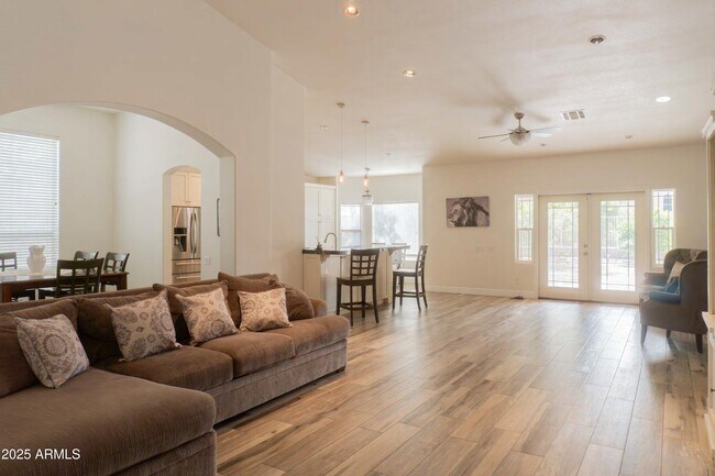 Foto del edificio - 4933 E Crimson Terrace