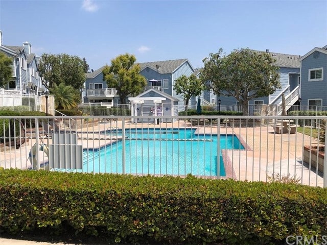 Building Photo - 13130 Sycamore Village Dr