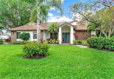 Building Photo - 360 Country Club Ln