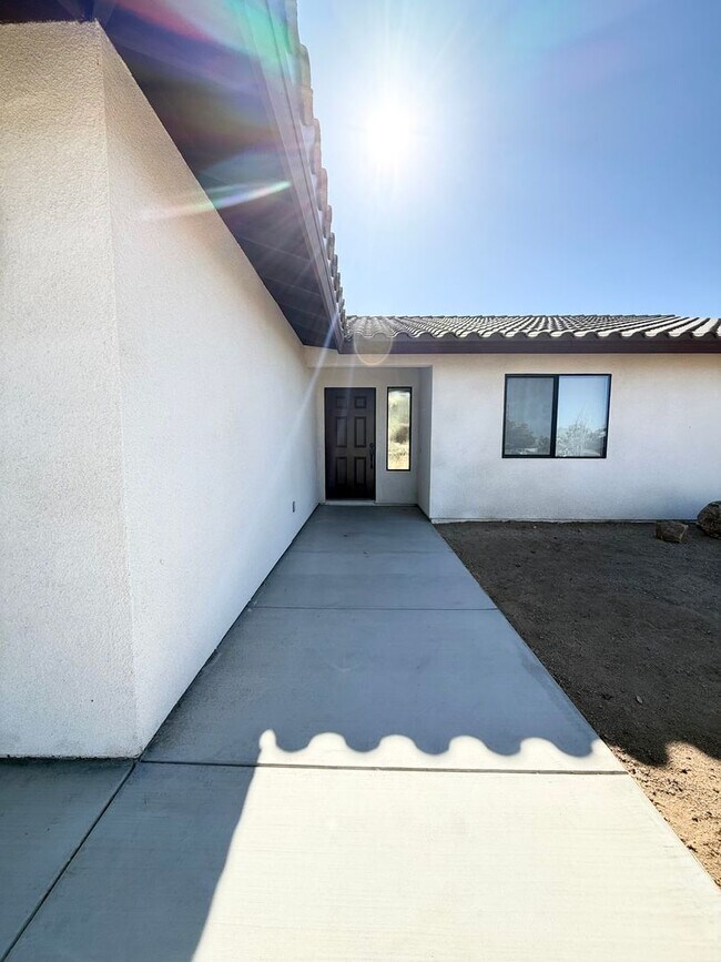 Foto del edificio - **COMING SOON ** 3 Bed 2 Bath Home