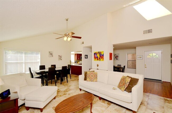 Foto del edificio - 3307 Long Hollow Ct