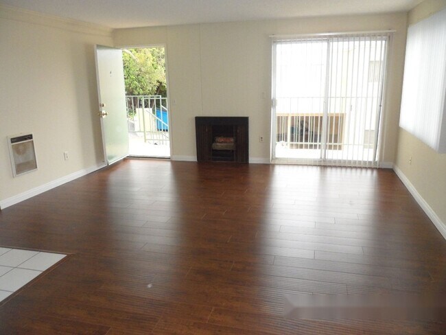 Foto del edificio - 3432-3434 S Centinela Ave