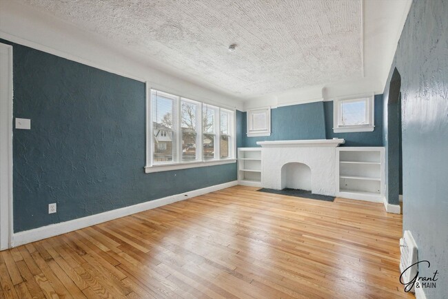 Building Photo - 4 bedroom $1300