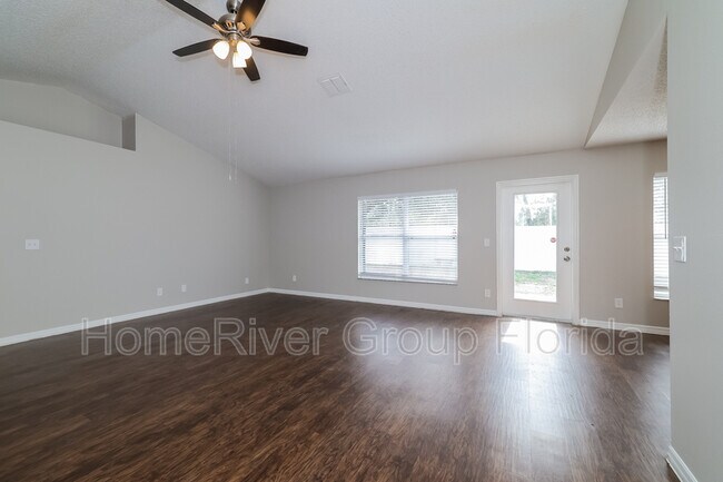 Building Photo - 1630 Redfin Dr