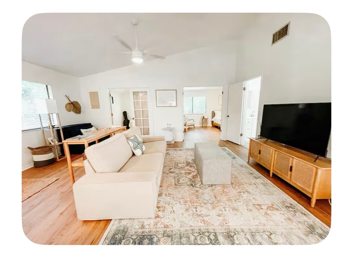 Primary Photo - 4402 Sea Cove