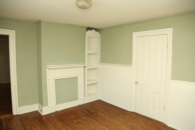 Building Photo - 920 Anderson St