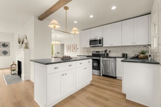 Building Photo - 522 N 117th St