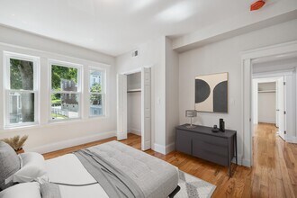 Building Photo - 81 Hillside St