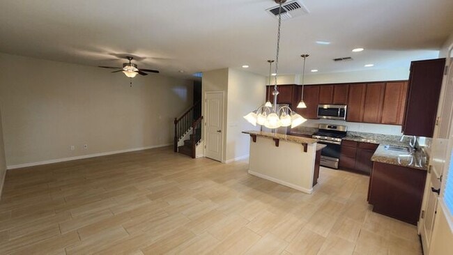 Building Photo - Town-home in Alamo Square!