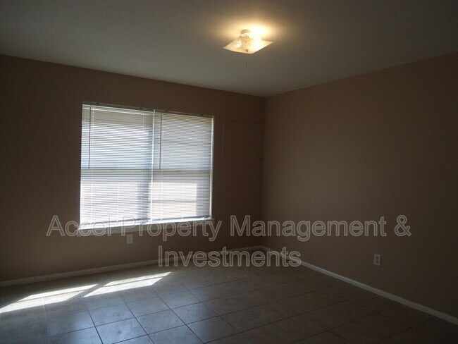 Foto del edificio - 2409 Gumwood Ave W