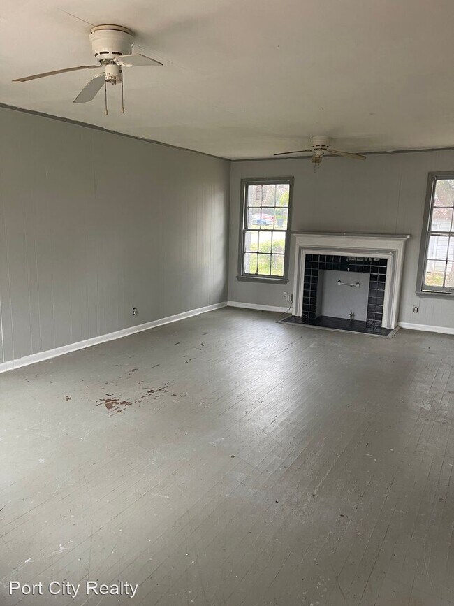 Building Photo - 3 br, 1 bath House - 3556 Judson St