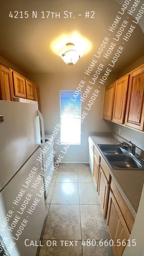 Building Photo - 4215 N 17th St #12 - **$500 Off First Mont...