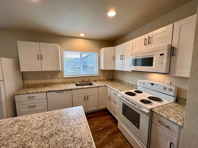 Foto del edificio - 1397 E Cypress Ave