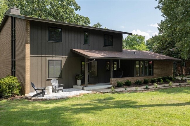 Building Photo - 884 Shrewsbury Ln