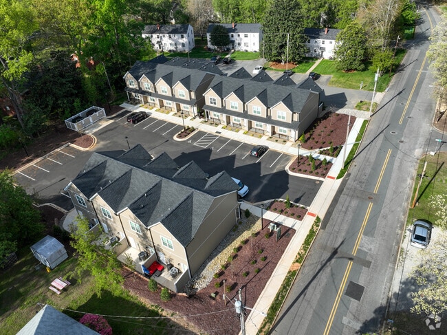 Building Photo - Rockspring East