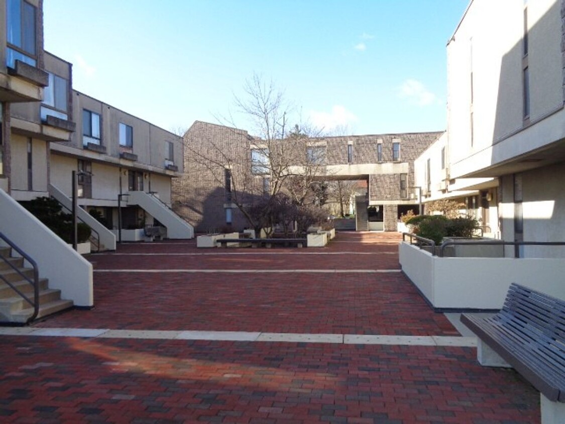 Primary Photo - 2218 Clove Terrace/3Bed,2.5 Bath Condo in ...