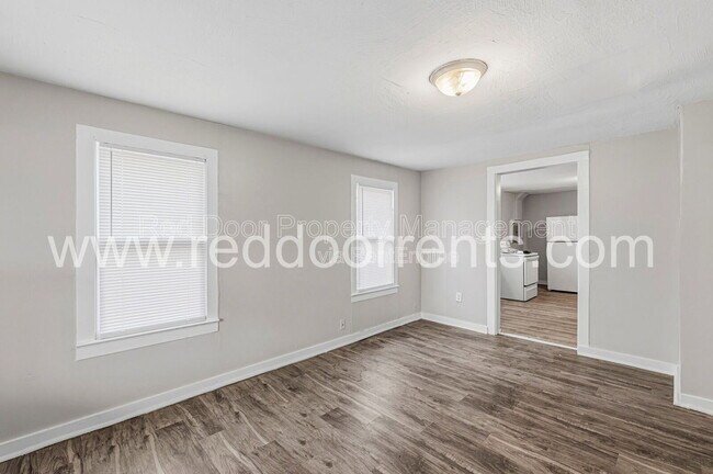 Foto del edificio - 4320 E 30th St
