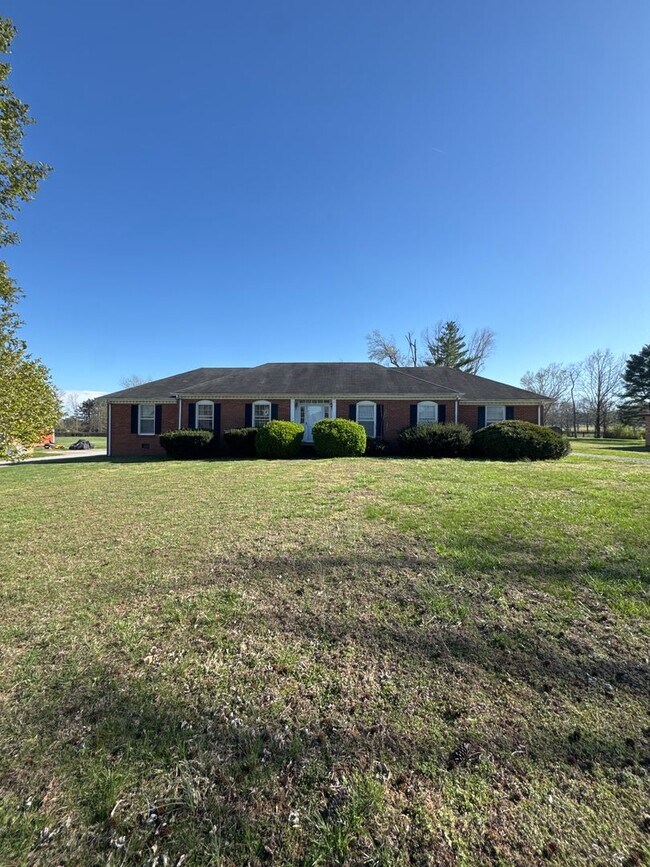 Foto del edificio - Lebanon Rental Near Old Hickory Lake – Available Now