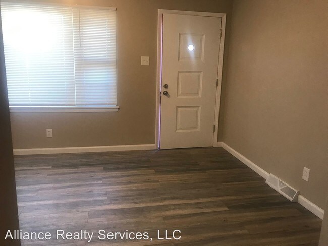 Building Photo - 8822-8824 McNulty Dr