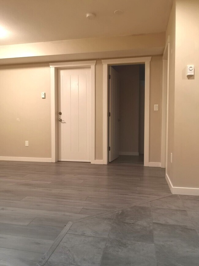 Photo du bâtiment - 7839-78210 210 St