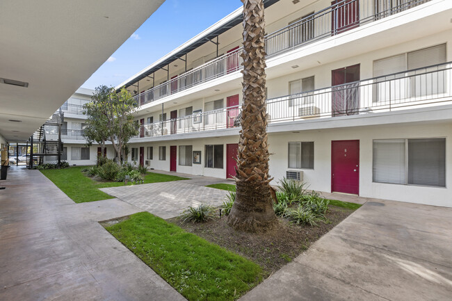 Building Photo - 800 Linden LLC